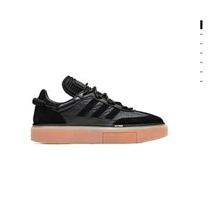 Super Sleek Women's size 10 Ivy Park Adidas